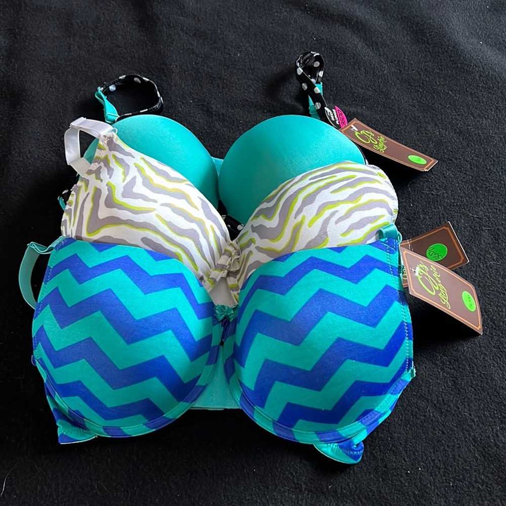 3/$20 NWT Lightly Lined Bow Bras and Deep Plunge Bra size 36DD